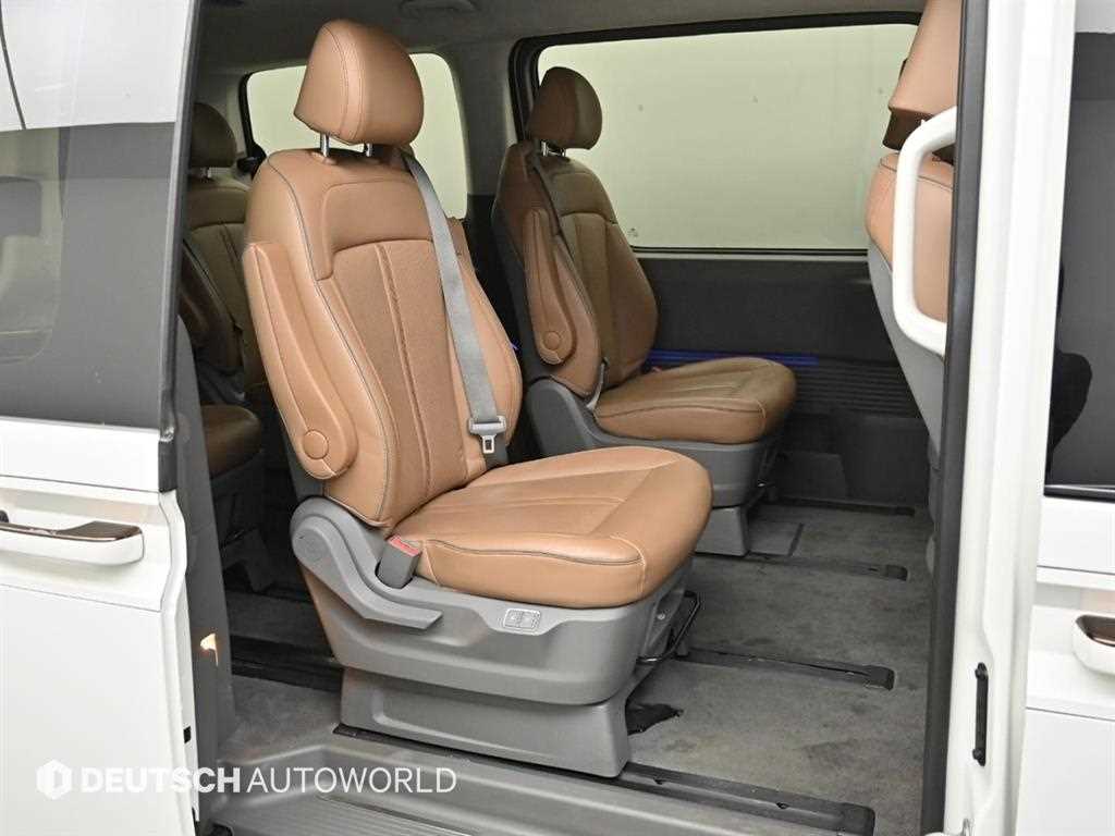 HYUNDAI Staria - Vista 12