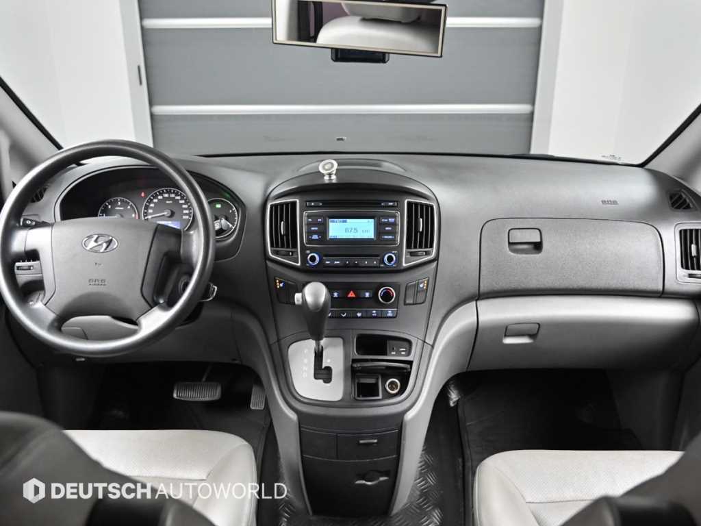 HYUNDAI Starex - Vista 7