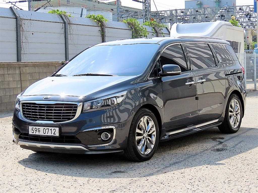 KIA Carnival - Vista 2