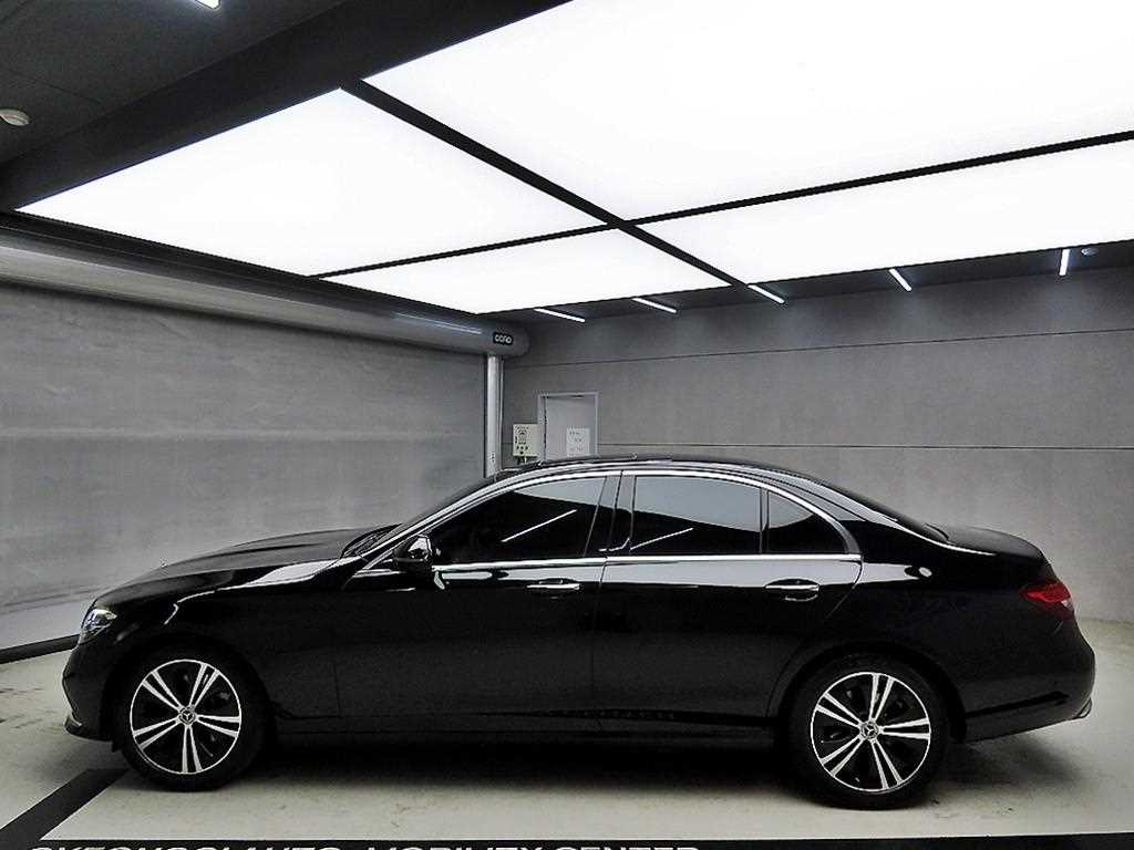 Mercedes Benz E class - Vista 4