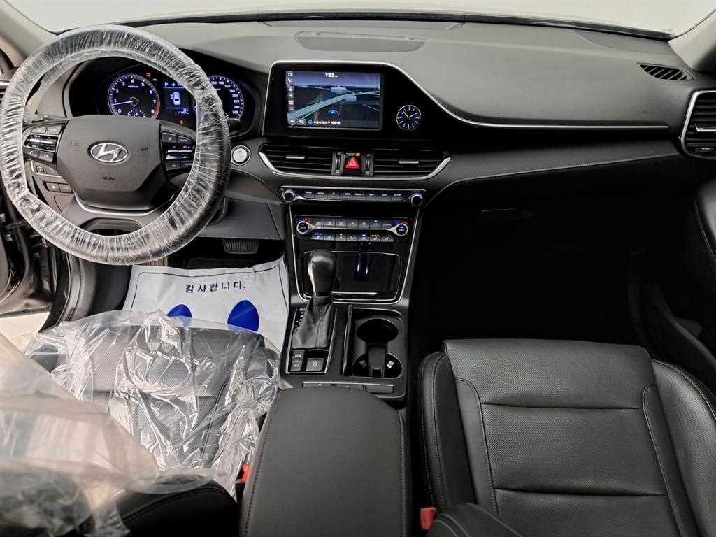 HYUNDAI Grandeur - Vista 6