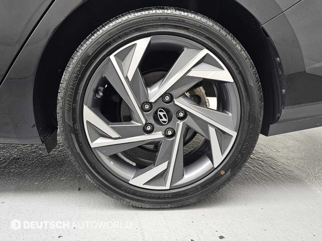 HYUNDAI Avante - Vista 5