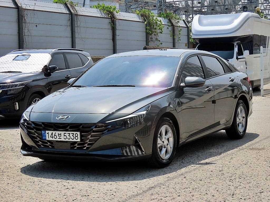 HYUNDAI Avante - Vista 2