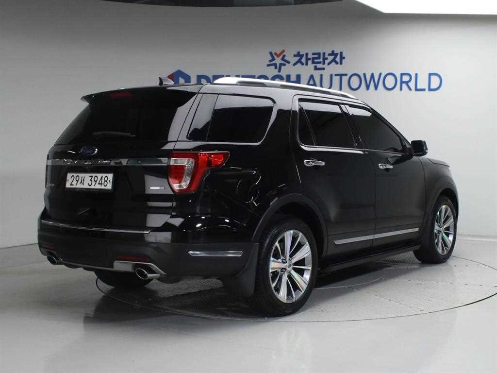 Ford Explorer - Vista 2