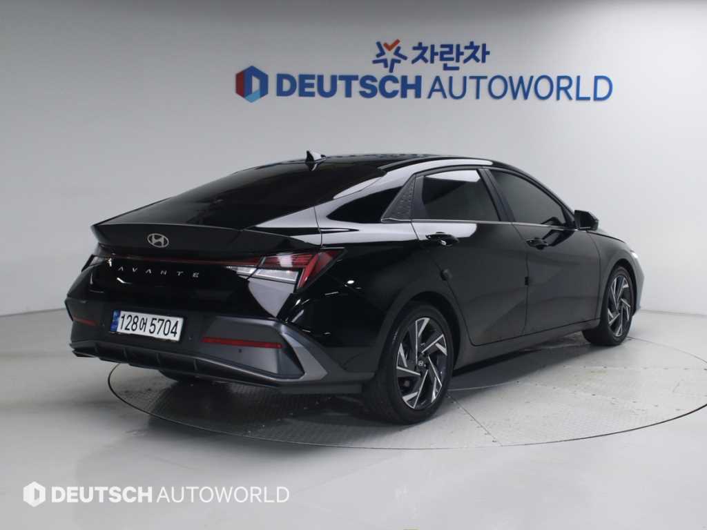 HYUNDAI Avante - Vista 2