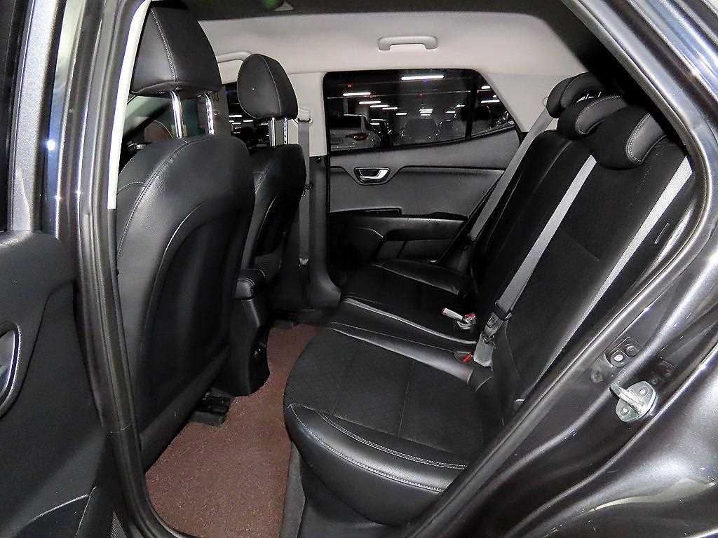 KIA Stonic - Vista 7