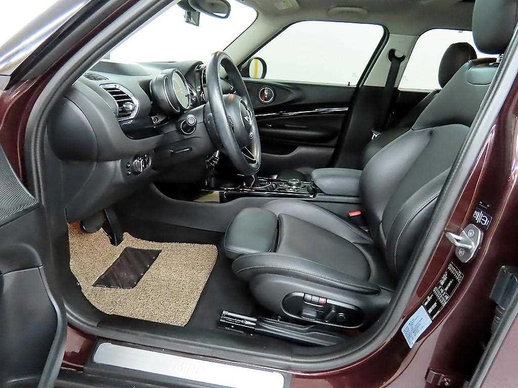 Mini Clubman - Vista 5
