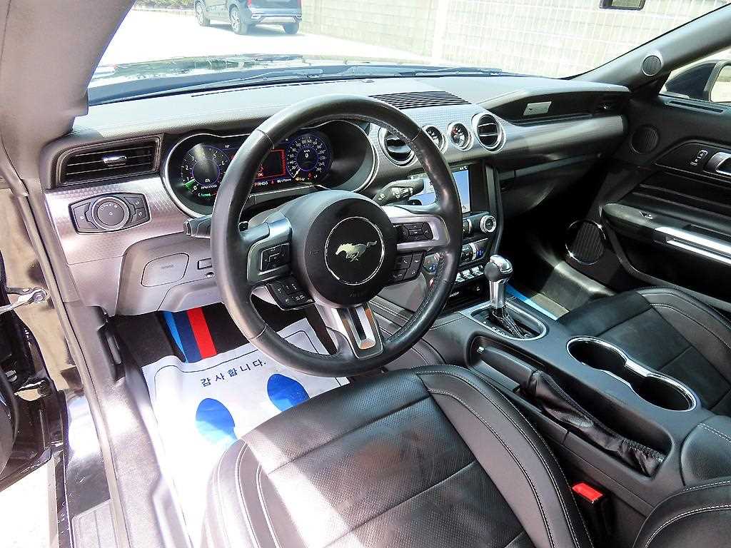 Ford Mustang - Vista 7
