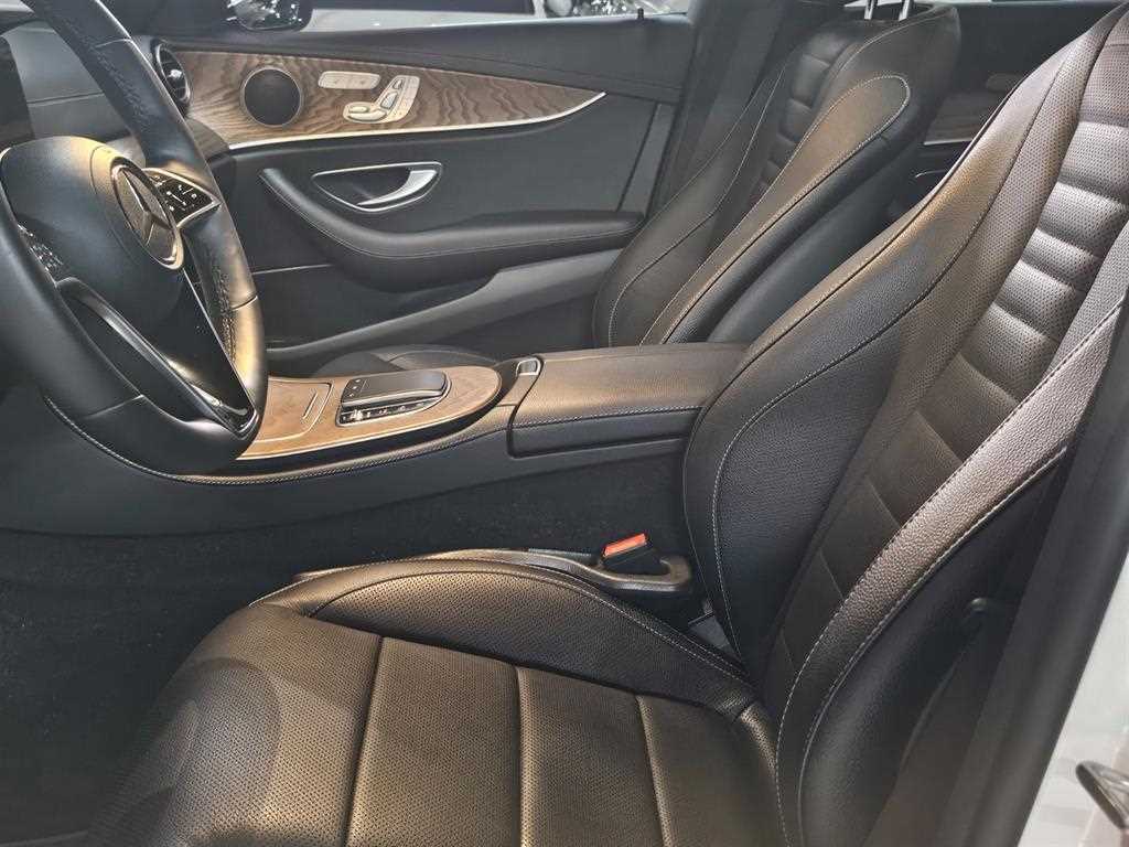 Mercedes Benz E class - Vista 9