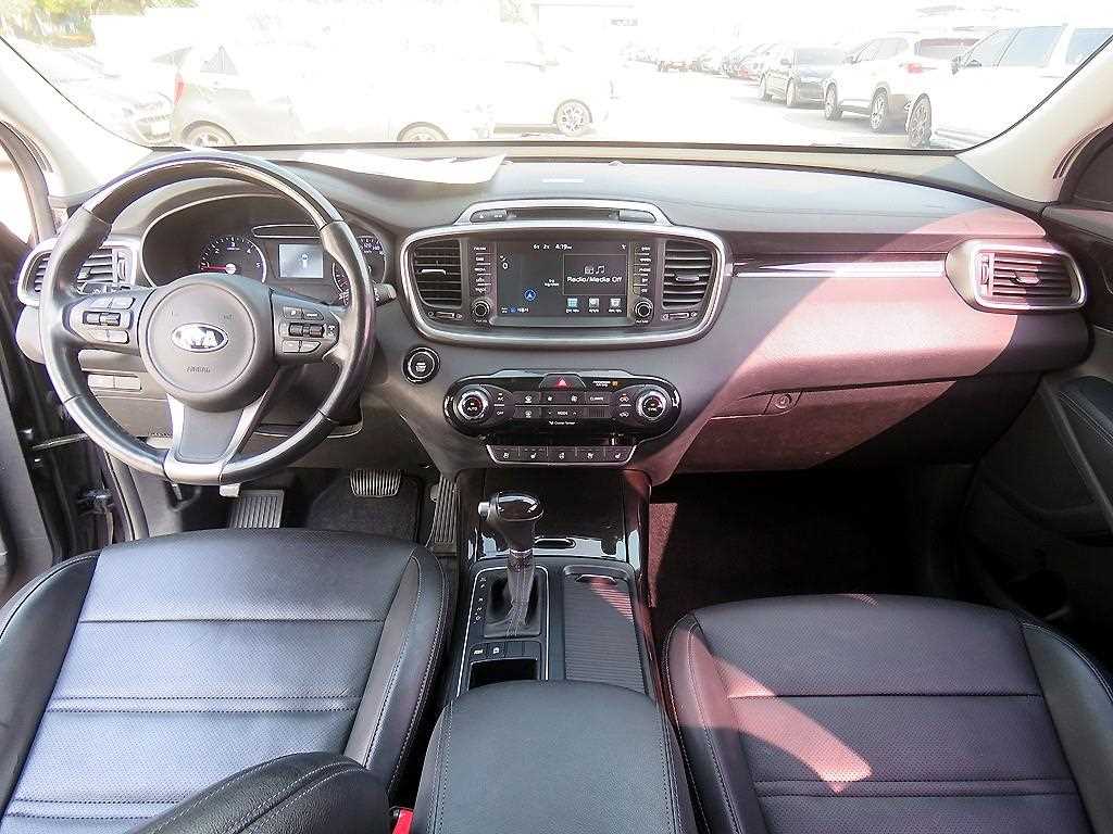 KIA Sorento - Vista 8