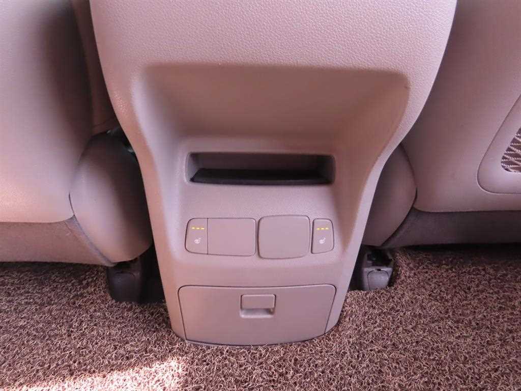 KIA Carnival - Vista 7