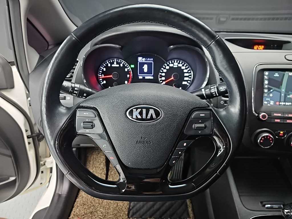 KIA K3 - Vista 9