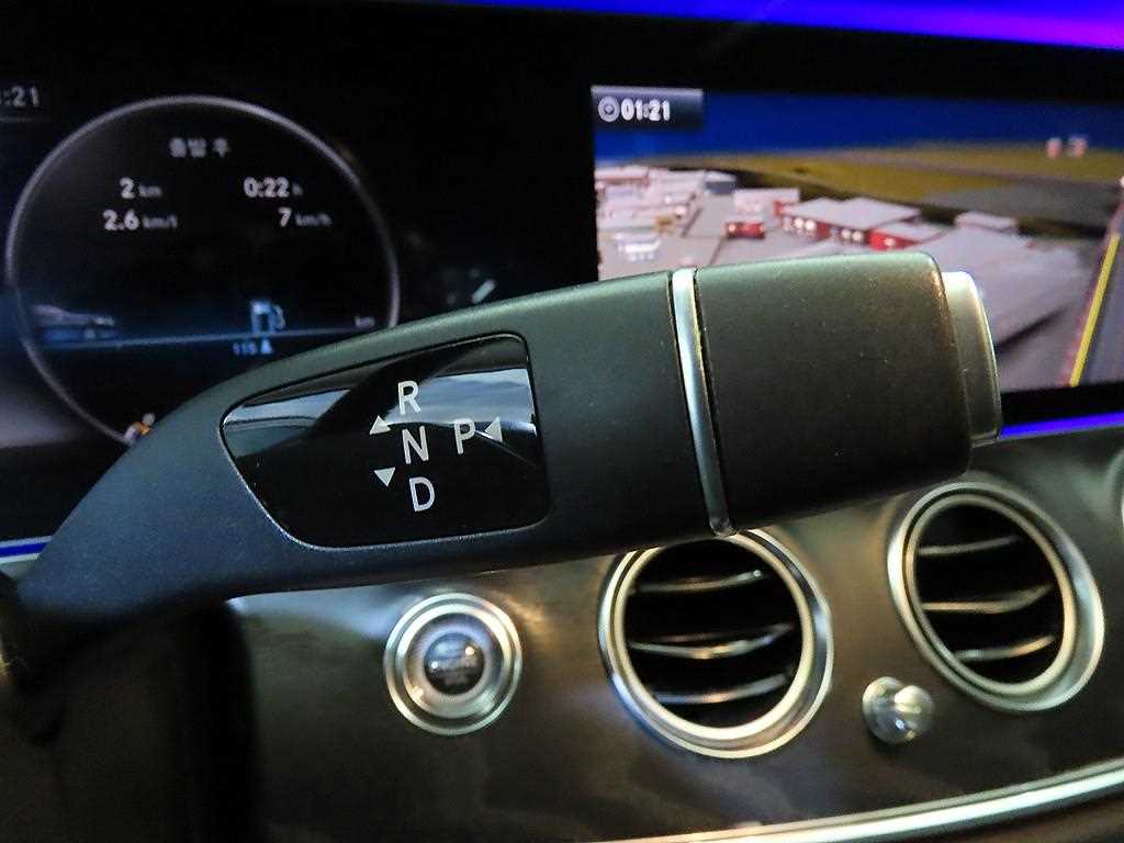 Mercedes Benz E class - Vista 12