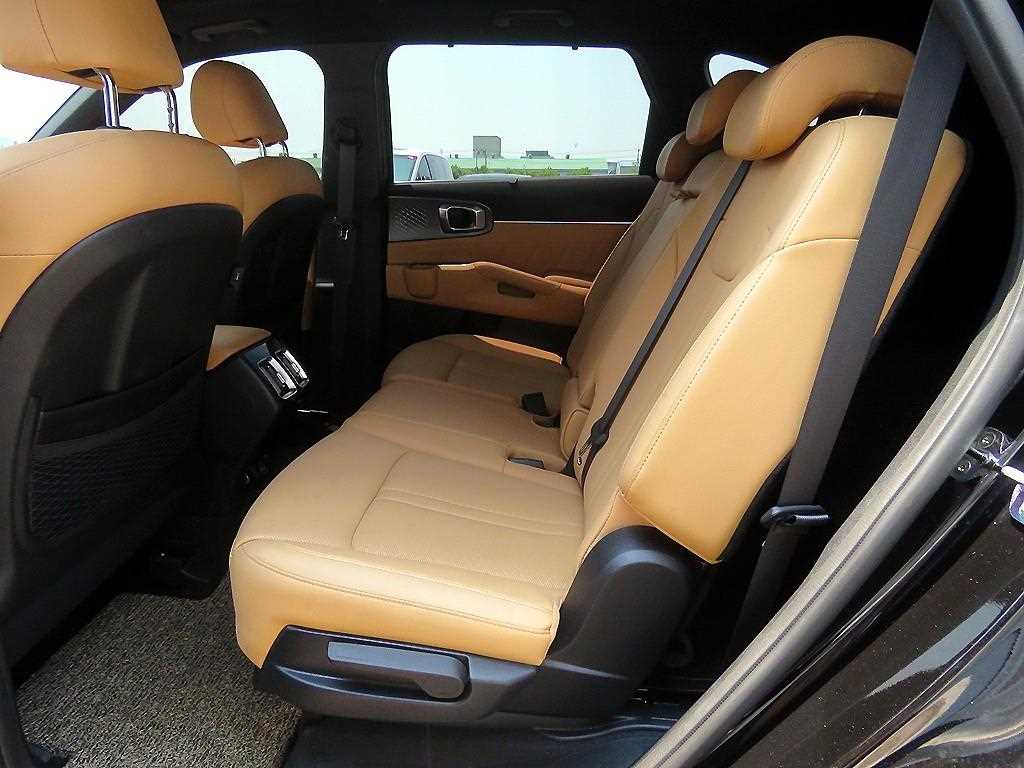 KIA Sorento - Vista 8