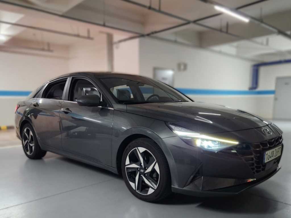 HYUNDAI Avante - Vista 2