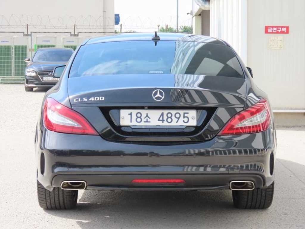 Mercedes Benz CLS Class - Vista 4