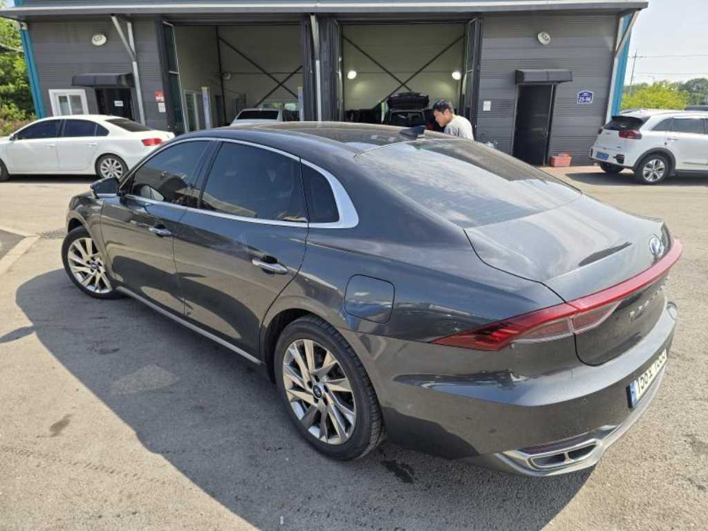 HYUNDAI Grandeur - Vista 4