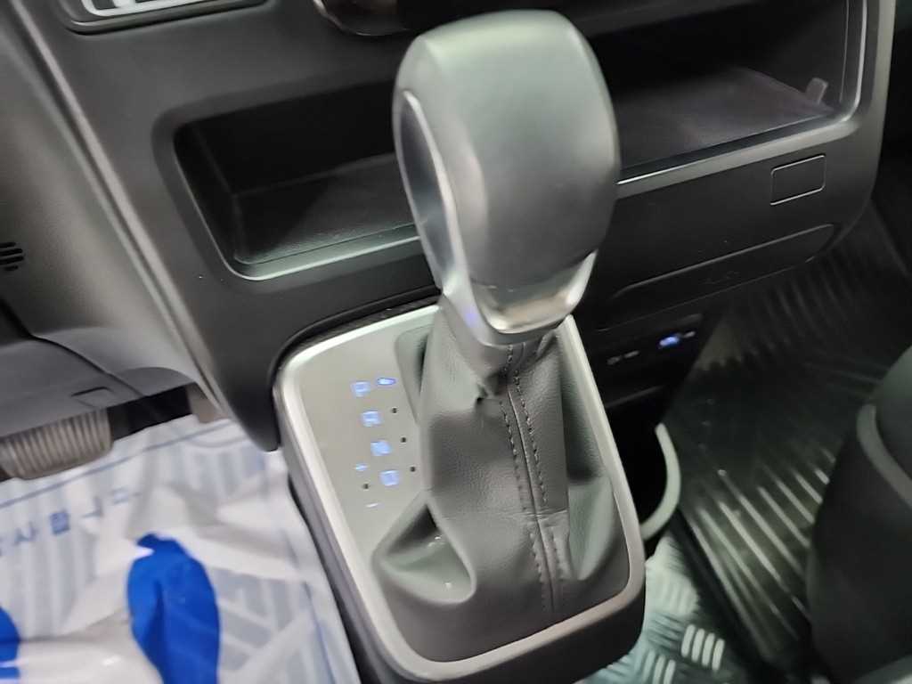 HYUNDAI Staria - Vista 8