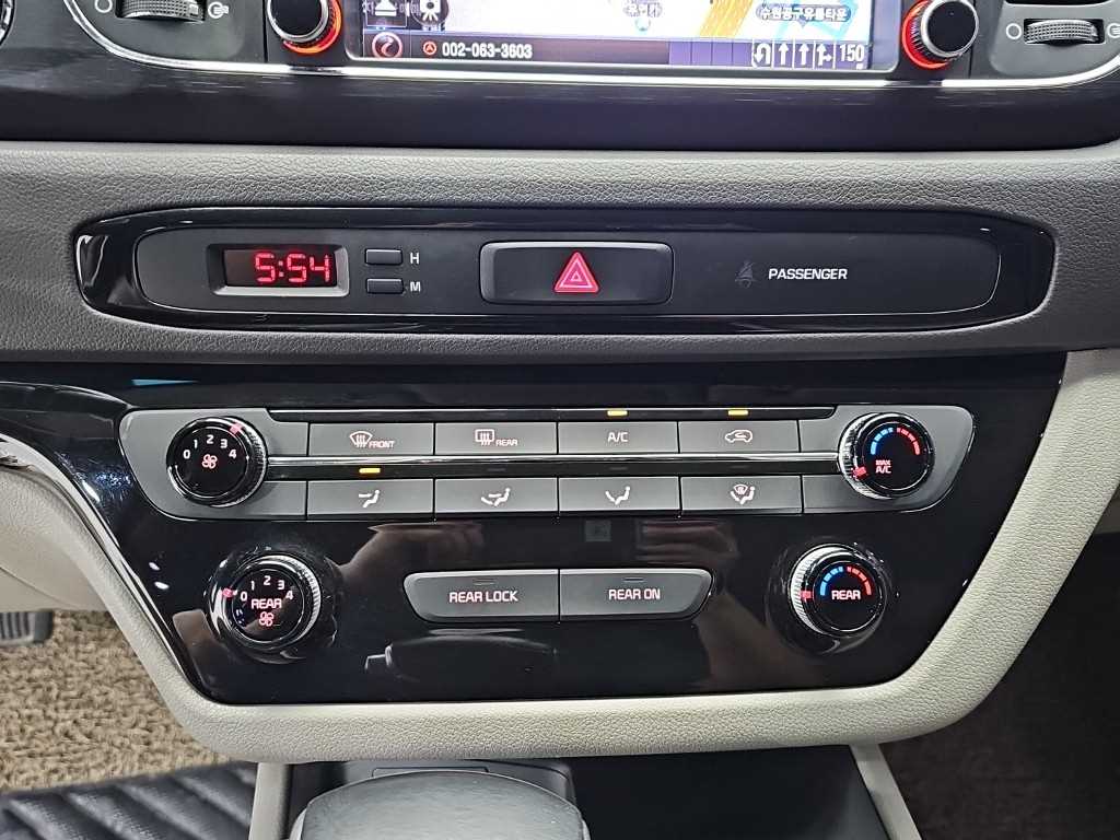 KIA Carnival - Vista 10