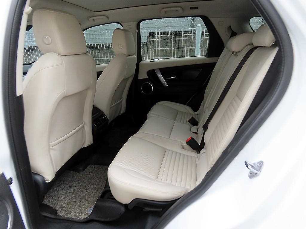Land Rover Discovery Sports - Vista 6