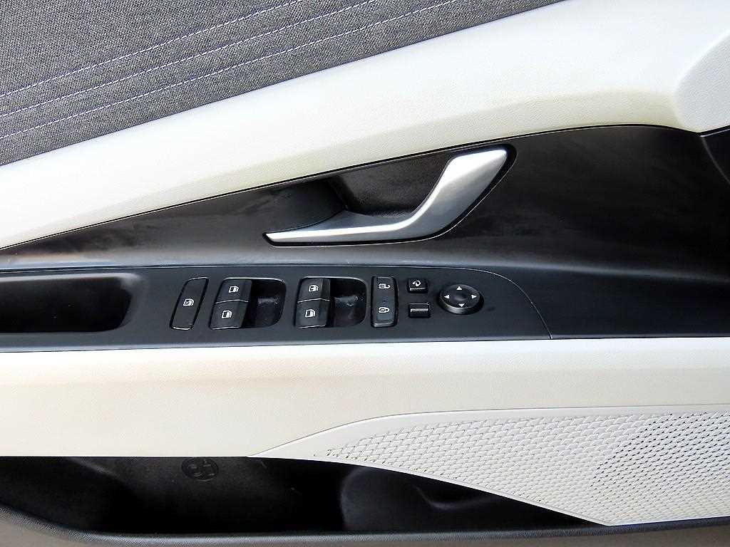 HYUNDAI Avante - Vista 11