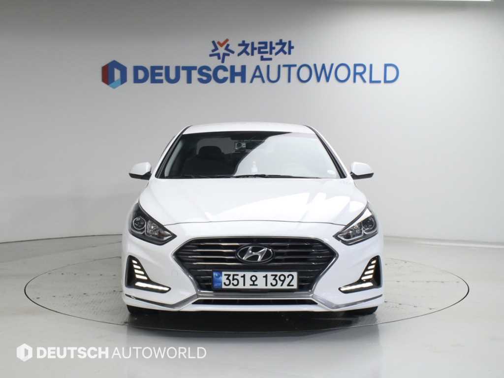 HYUNDAI Sonata - Vista 3