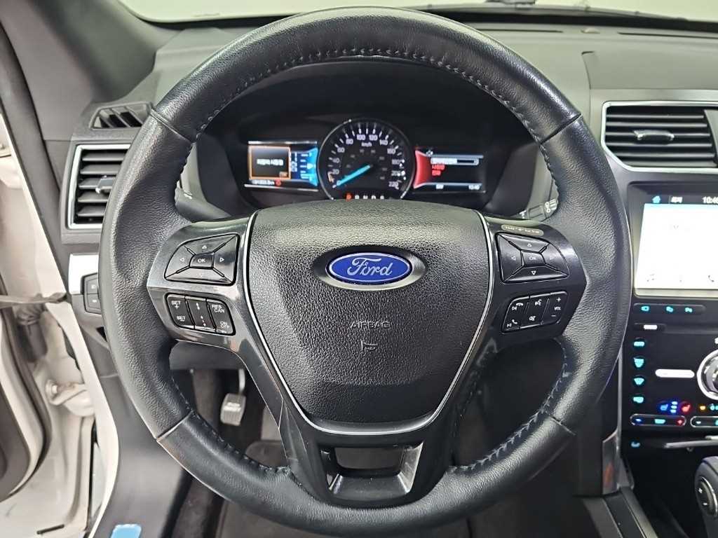 Ford Explorer - Vista 9