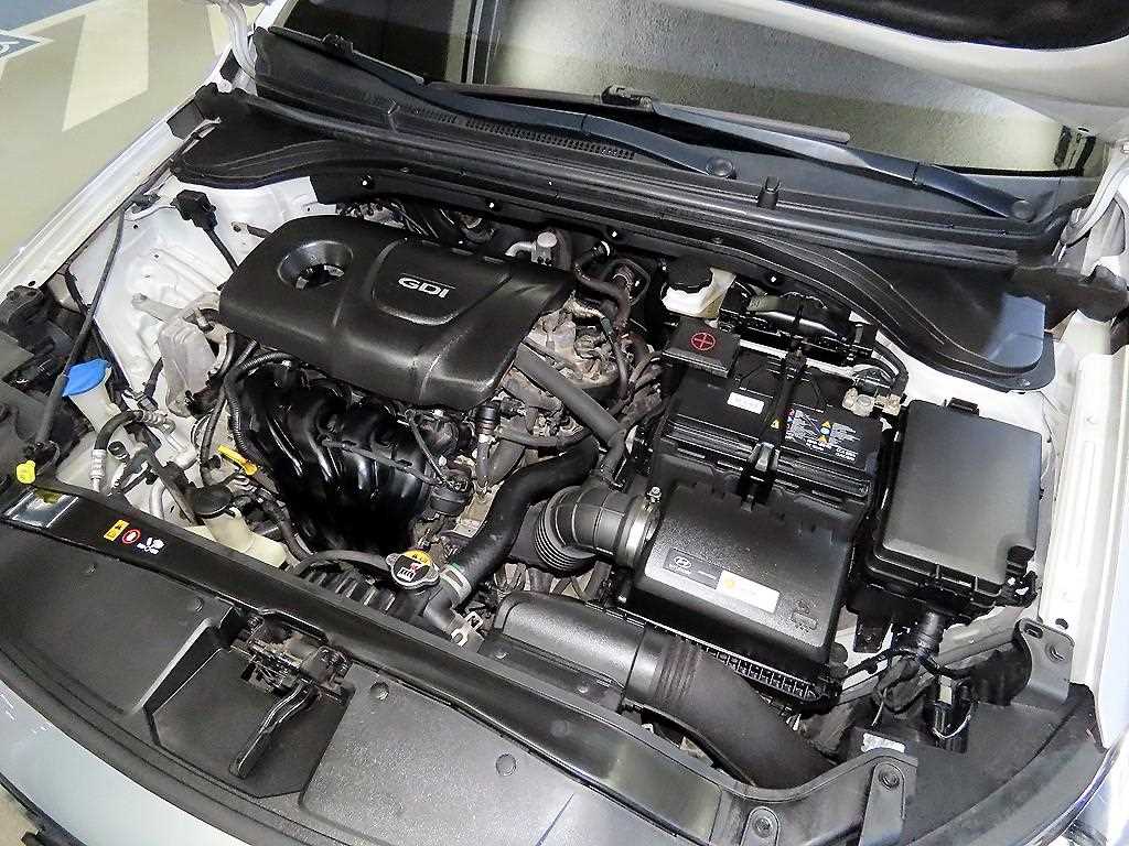 HYUNDAI Avante 2016 Plateado - Importación desde Corea - HF Imports Iquique - Foto 19