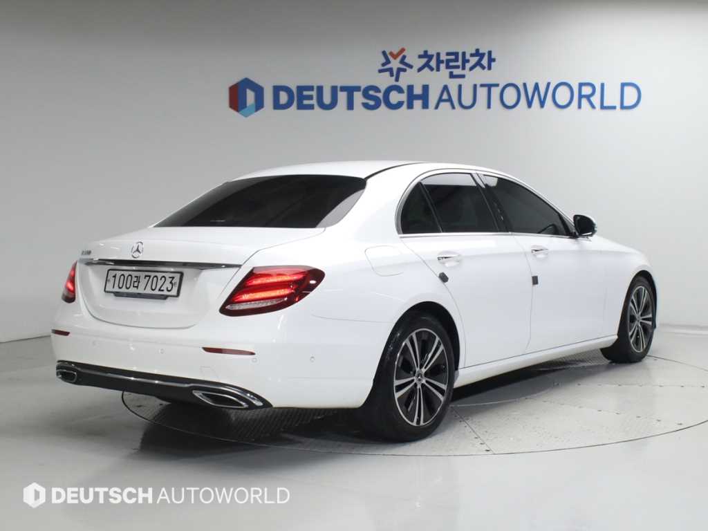 Mercedes Benz E class - Vista 2