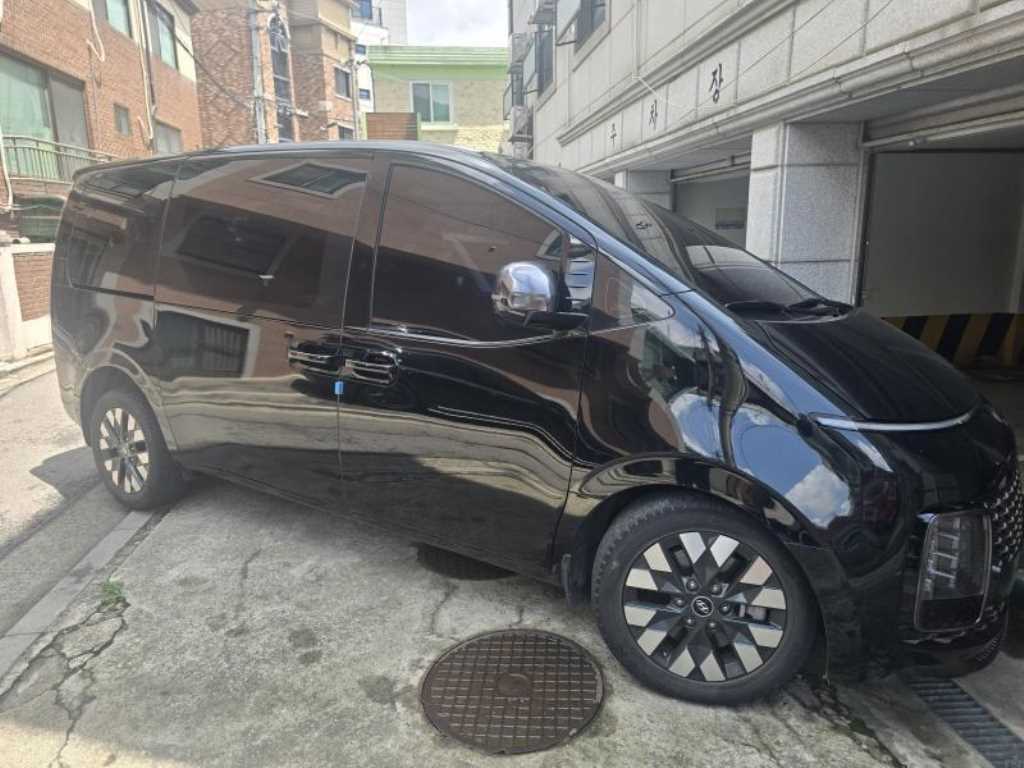 HYUNDAI Staria - Vista 2