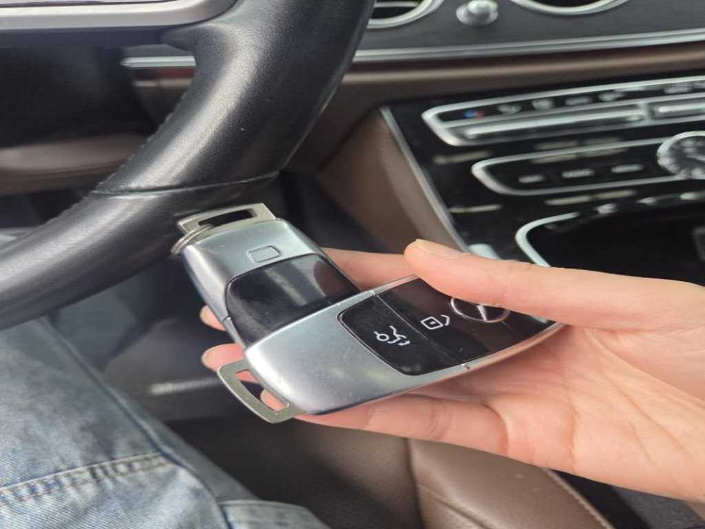 Mercedes Benz E class - Vista 9