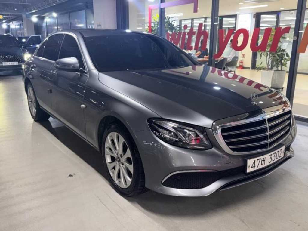 Mercedes Benz E class - Vista 2