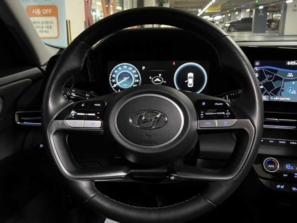 HYUNDAI Avante - Vista 8