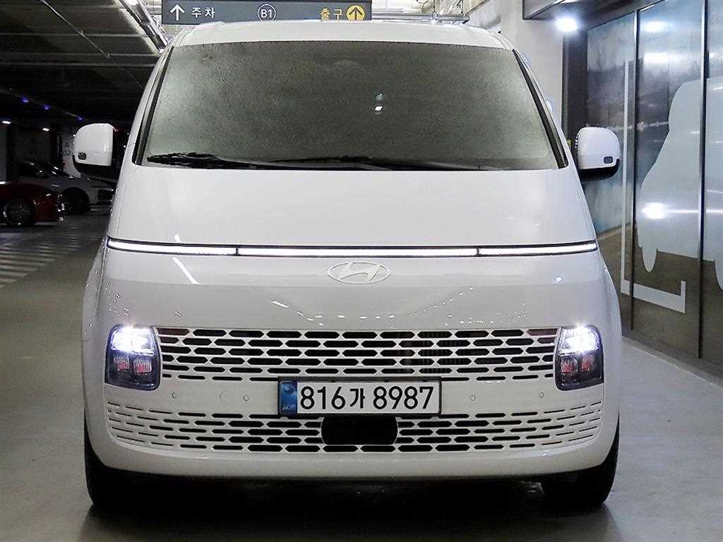 HYUNDAI Staria - Vista 2
