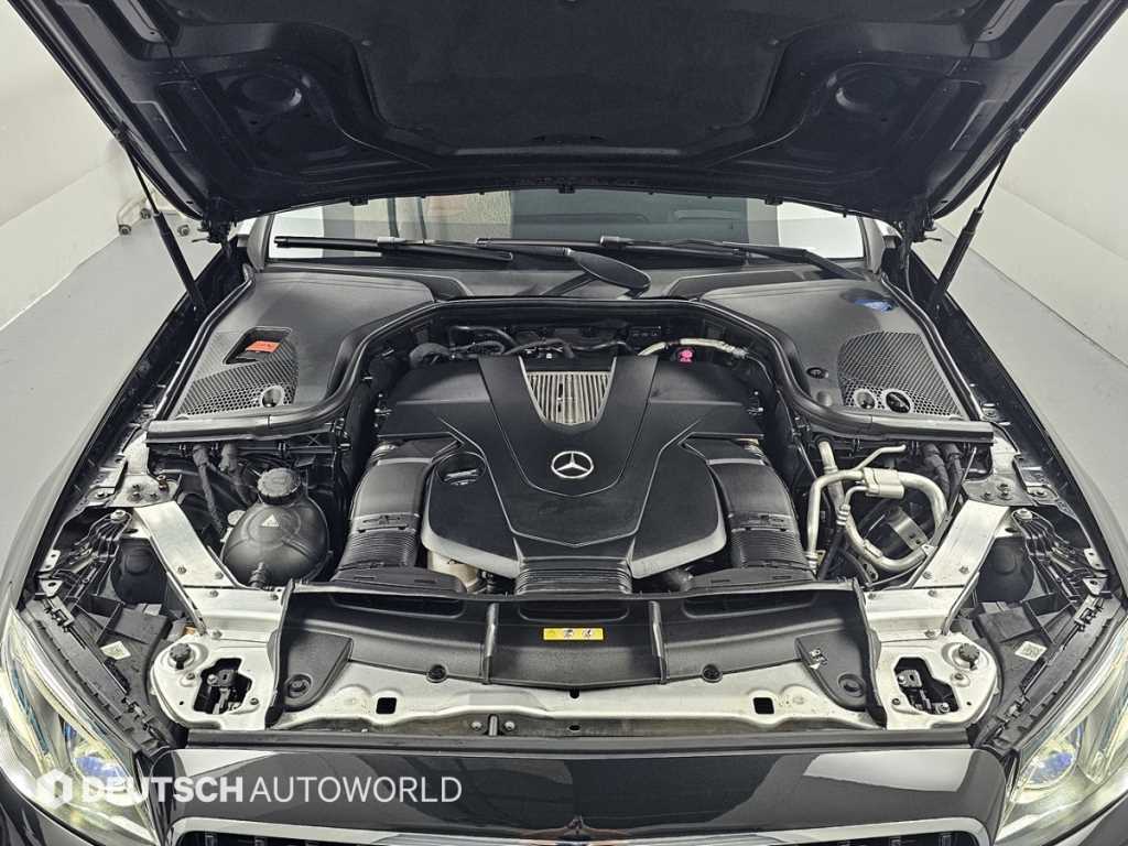 Mercedes Benz E class - Vista 6