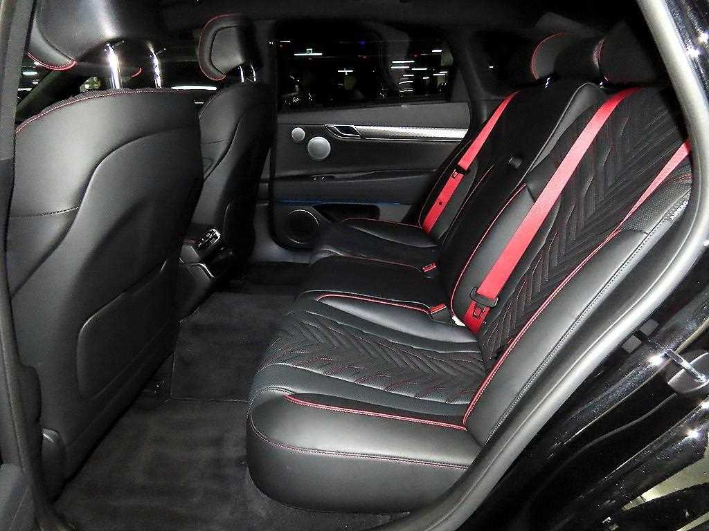 Genesis G80 - Vista 7