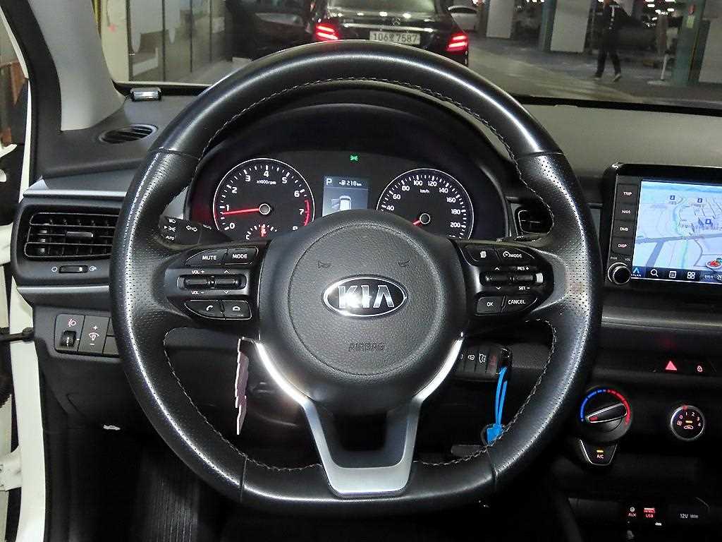 KIA Stonic - Vista 8