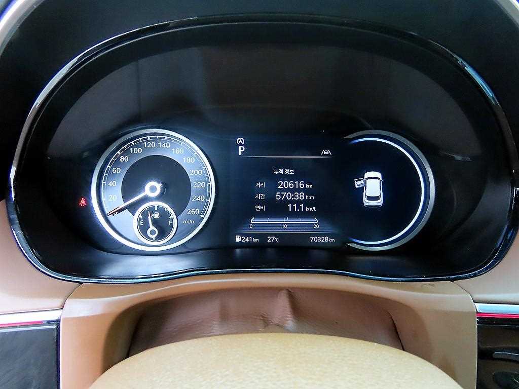 Genesis GV70 - Vista 9