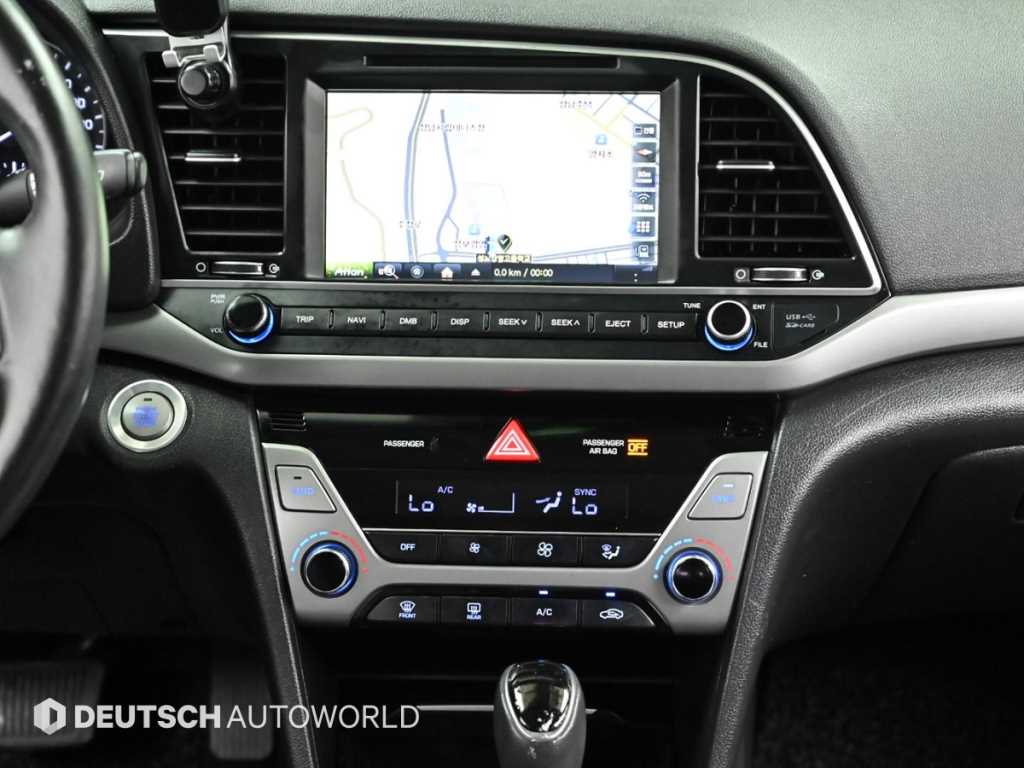 HYUNDAI Avante 2017 Blanco - Importación desde Corea - HF Imports Iquique - Foto 14