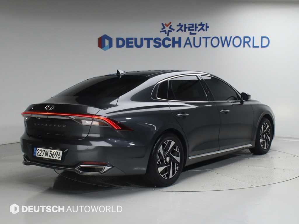 HYUNDAI Grandeur - Vista 2
