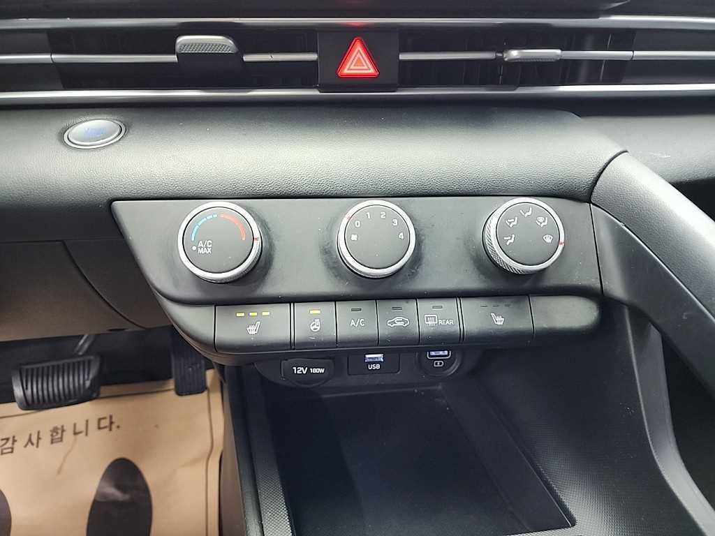HYUNDAI Avante - Vista 10