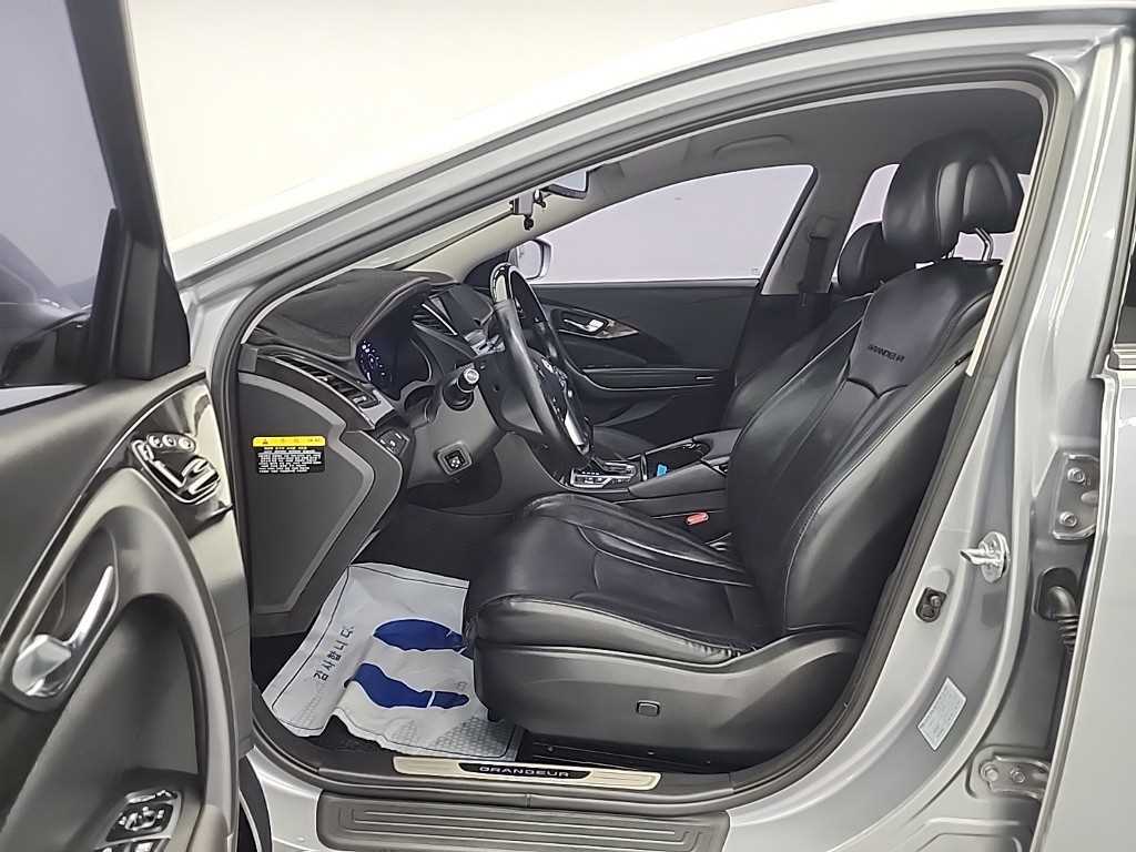 HYUNDAI Grandeur - Vista 10