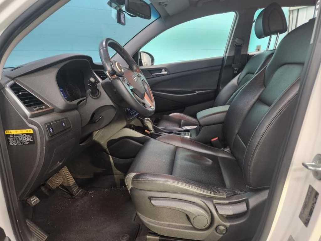 HYUNDAI Tucson - Vista 6