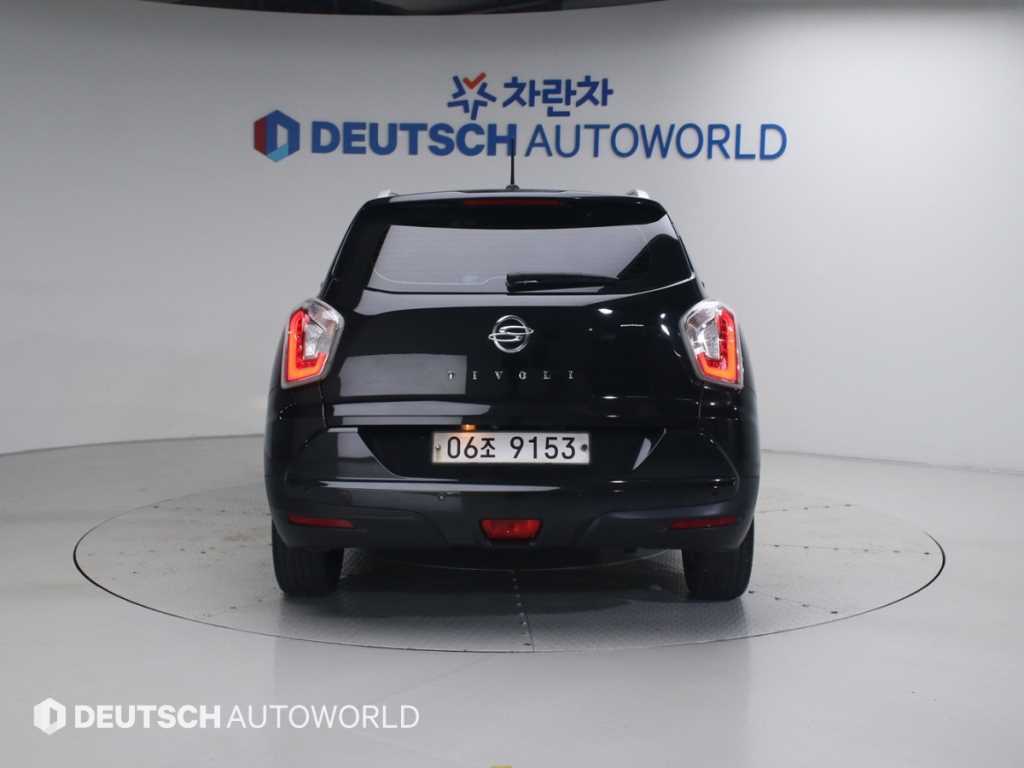 Ssangyong Tivoli - Vista 4