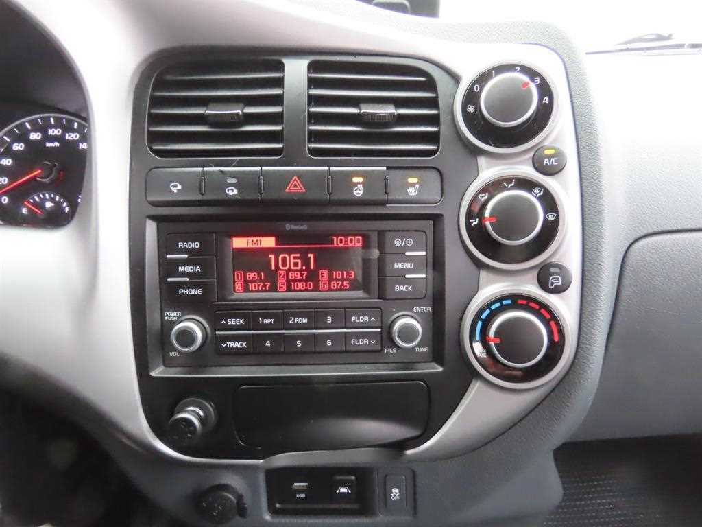 Small Truck Complaint (complaint vehicle) - Vista 12