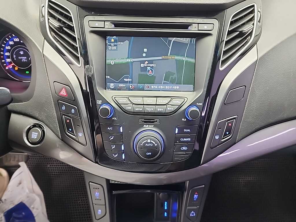 HYUNDAI i40 - Vista 10