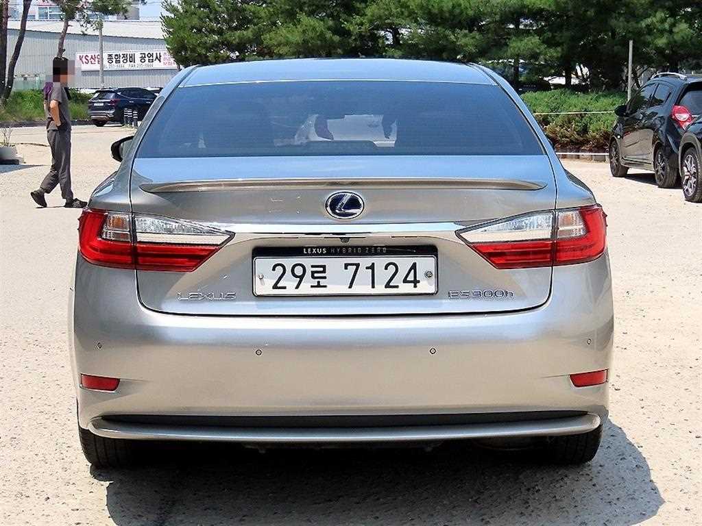 Lexus ES - Vista 4