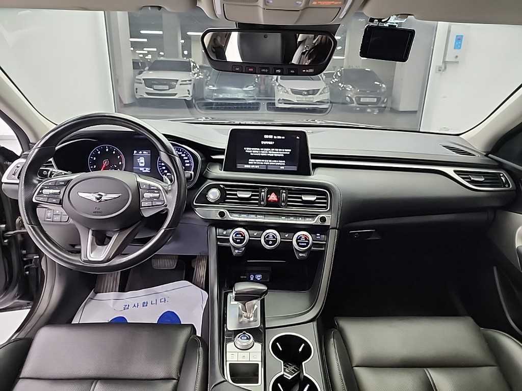 Genesis G70 - Vista 7