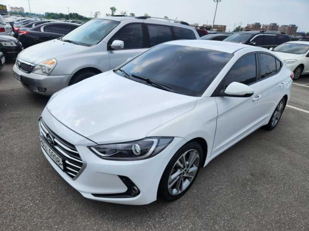 HYUNDAI Avante - Vista 2