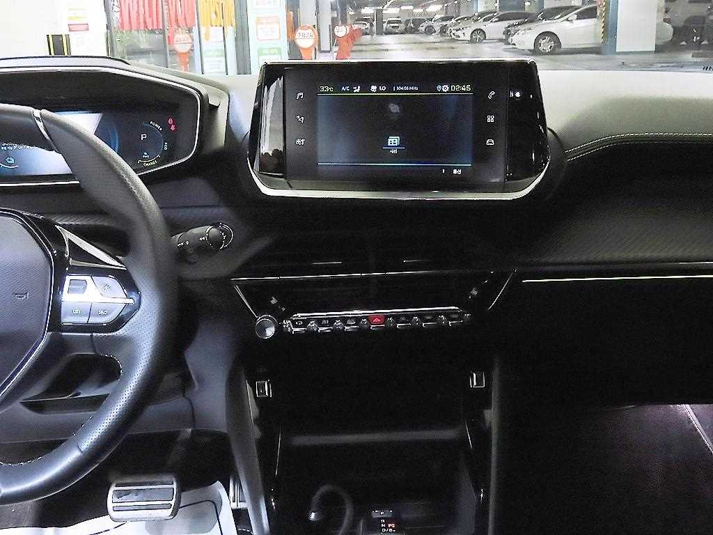 Peugeot 208 - Vista 11